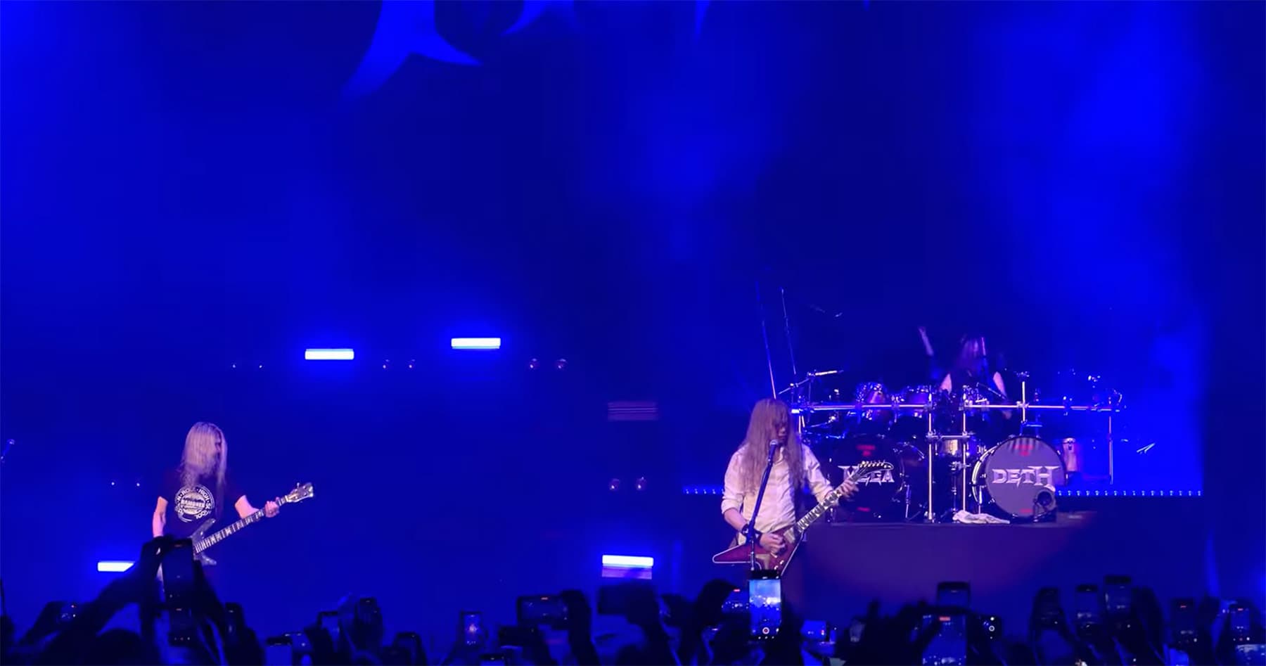 ¡Megadeth rinde homenaje a Metallica con "Ride The Lightning"!