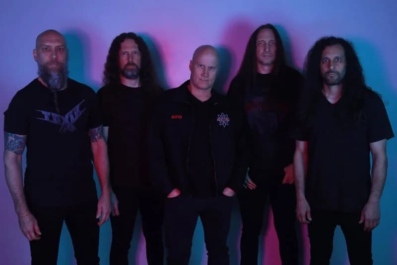 Heathen celebra 40 años de thrash metal con su nuevo álbum en vivo «Bleed The World: Live»